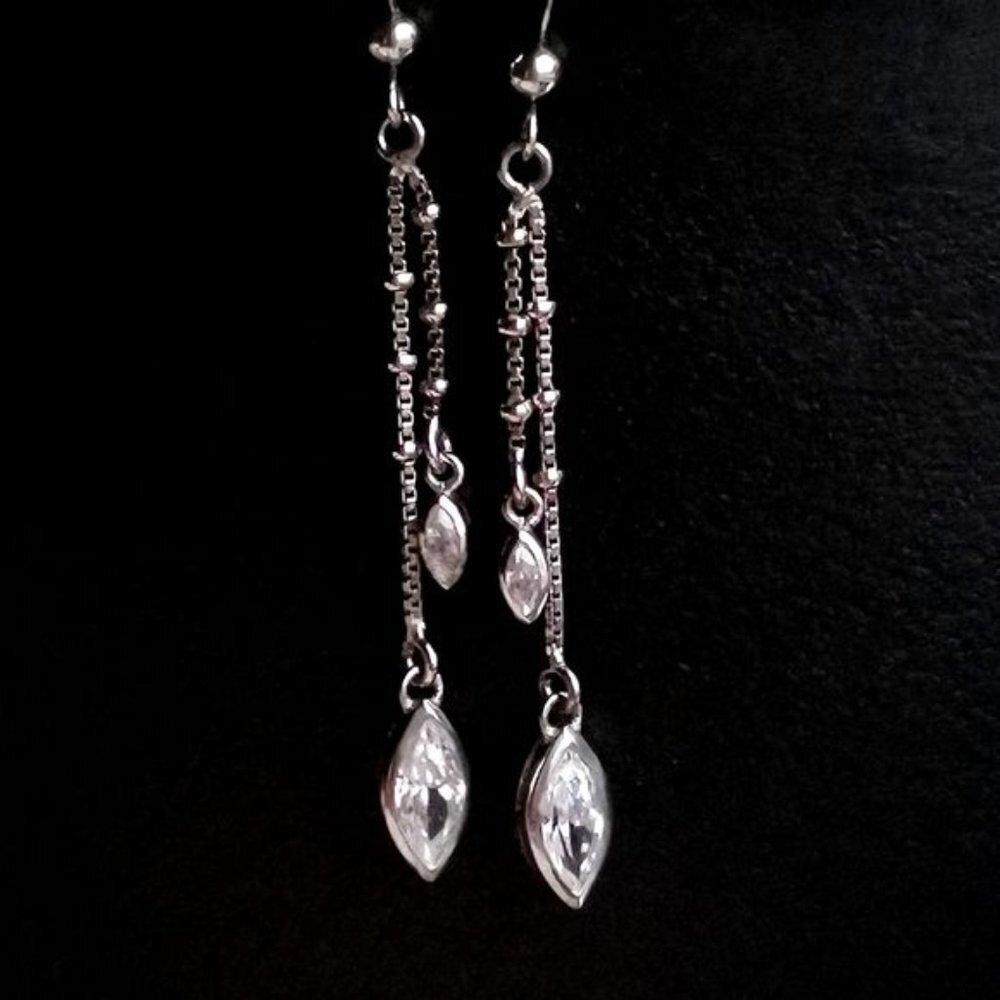 Sterling silver cz dangle drop earrings 🆕